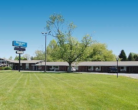 Rodeway Inn Бревард Экстерьер фото