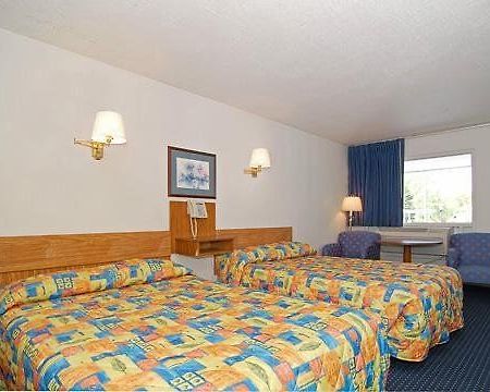Rodeway Inn Бревард Номер фото