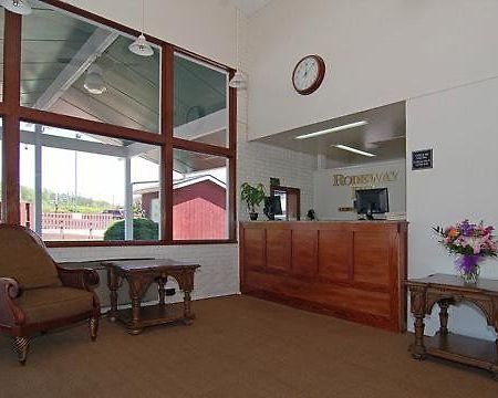 Rodeway Inn Бревард Интерьер фото